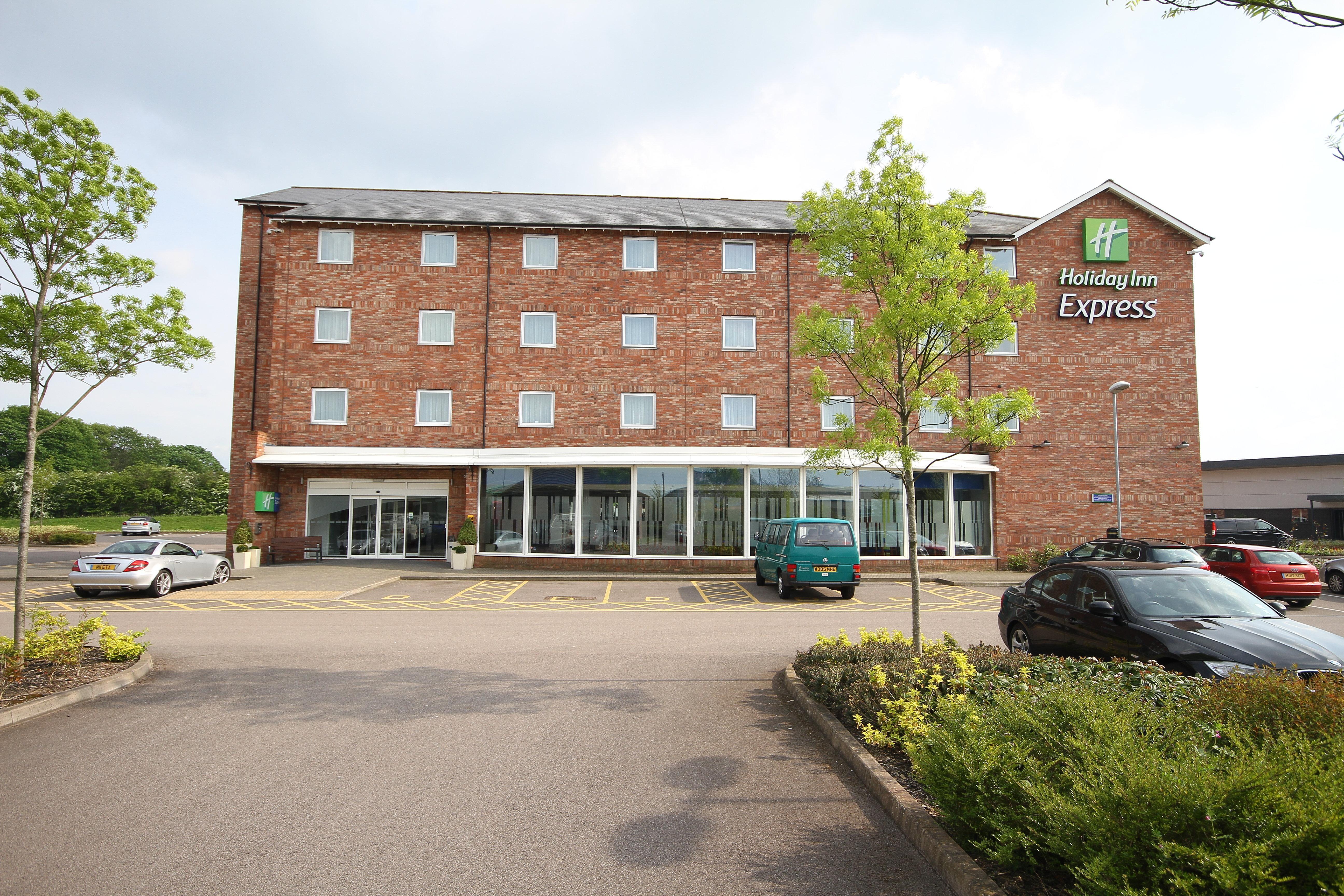 Holiday Inn Express Nuneaton By Ihg Екстериор снимка