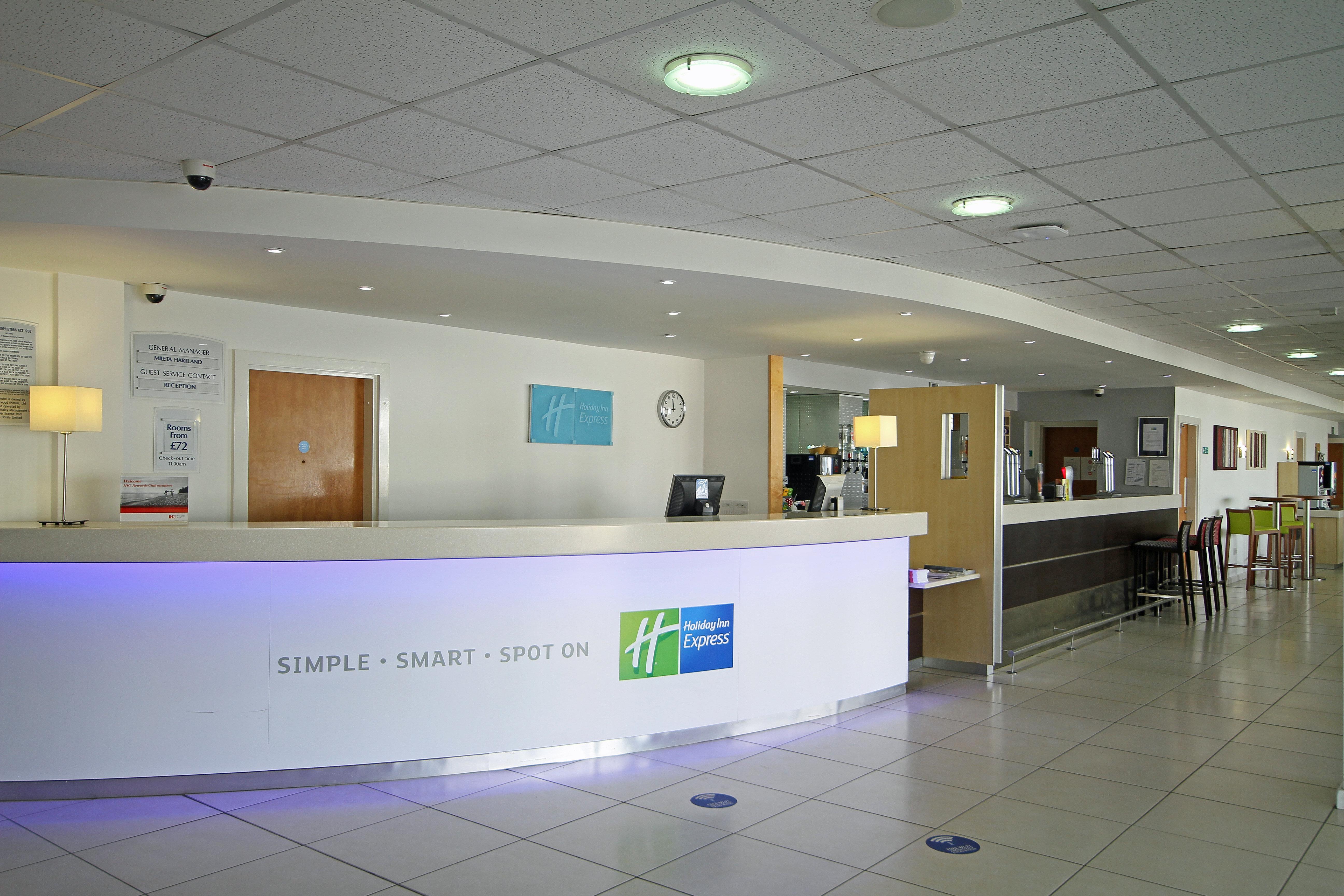 Holiday Inn Express Nuneaton By Ihg Екстериор снимка