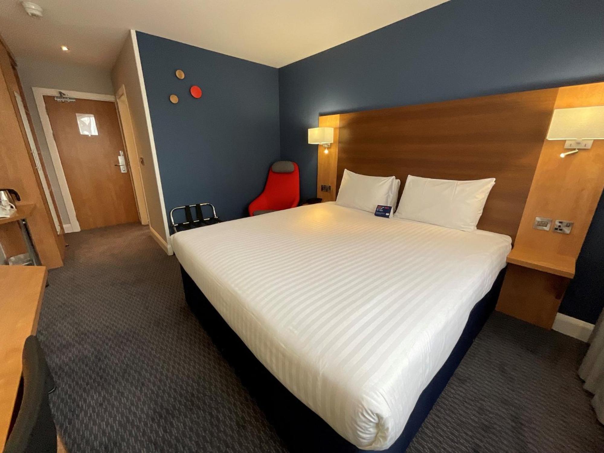 Holiday Inn Express Nuneaton By Ihg Екстериор снимка