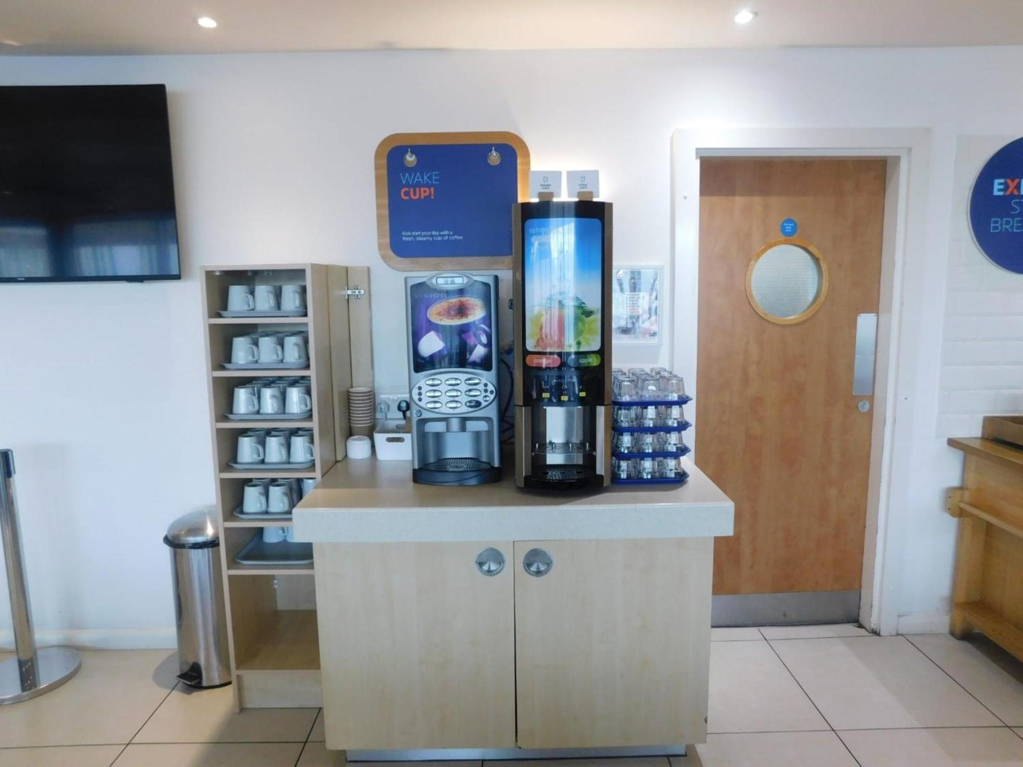 Holiday Inn Express Nuneaton By Ihg Екстериор снимка