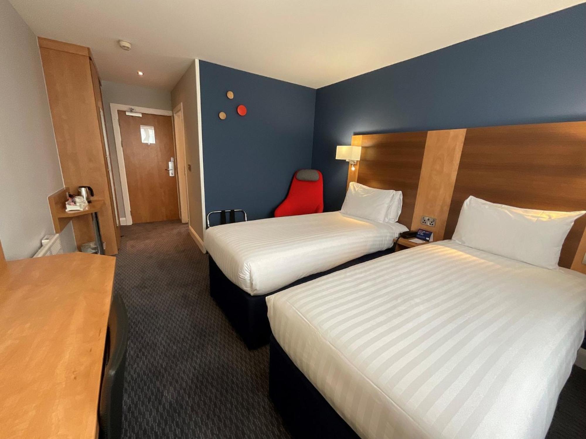 Holiday Inn Express Nuneaton By Ihg Екстериор снимка
