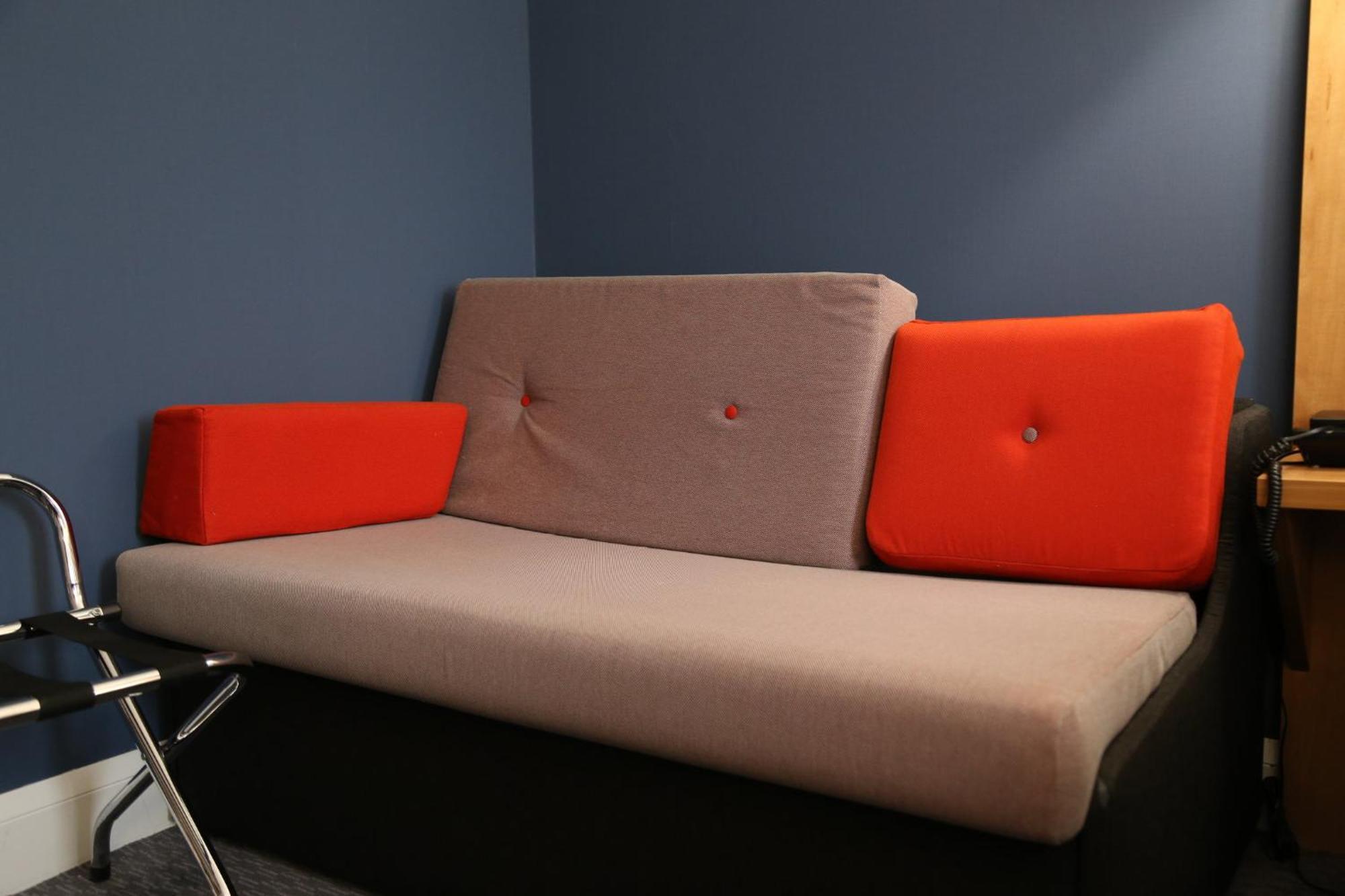 Holiday Inn Express Nuneaton By Ihg Екстериор снимка