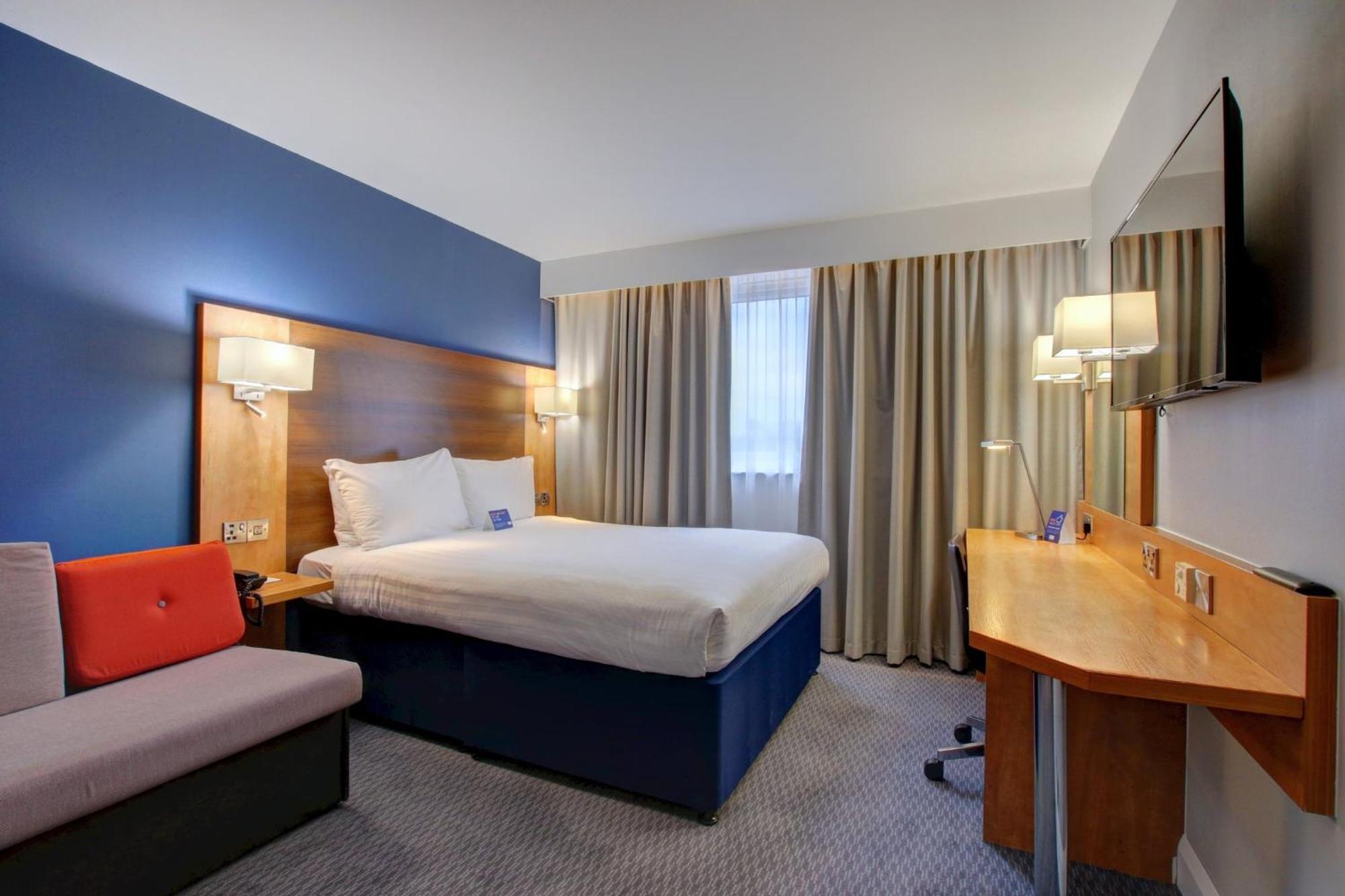 Holiday Inn Express Nuneaton By Ihg Екстериор снимка