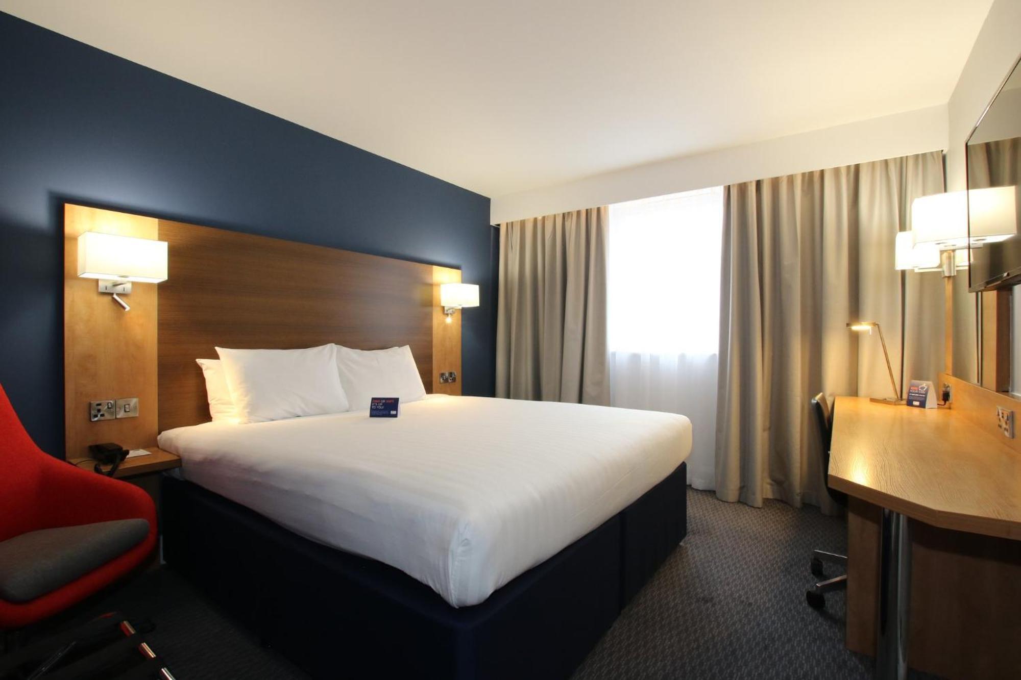 Holiday Inn Express Nuneaton By Ihg Екстериор снимка