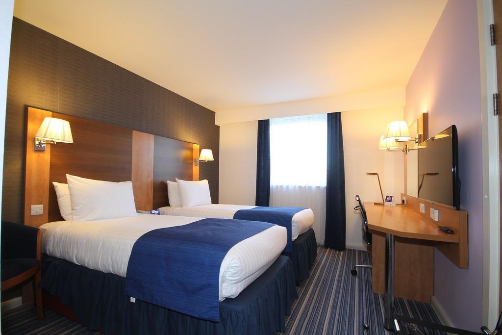 Holiday Inn Express Nuneaton By Ihg Екстериор снимка