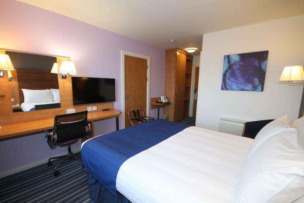 Holiday Inn Express Nuneaton By Ihg Екстериор снимка