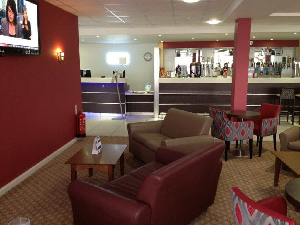Holiday Inn Express Nuneaton By Ihg Екстериор снимка
